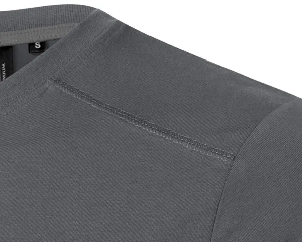 Férfi póló díszítve - Dekoratív varrás az elején