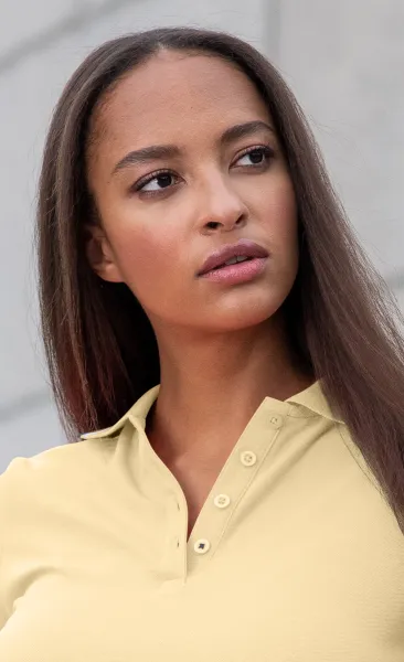 Klasszikus női póló - 4 gombos rögzítés