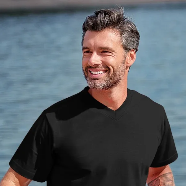 Rövid ujjú, közepes súlyú póló - V-alakú nyakkivágás