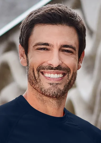 Férfi sportpóló - Klasszikus kerek nyakkivágás