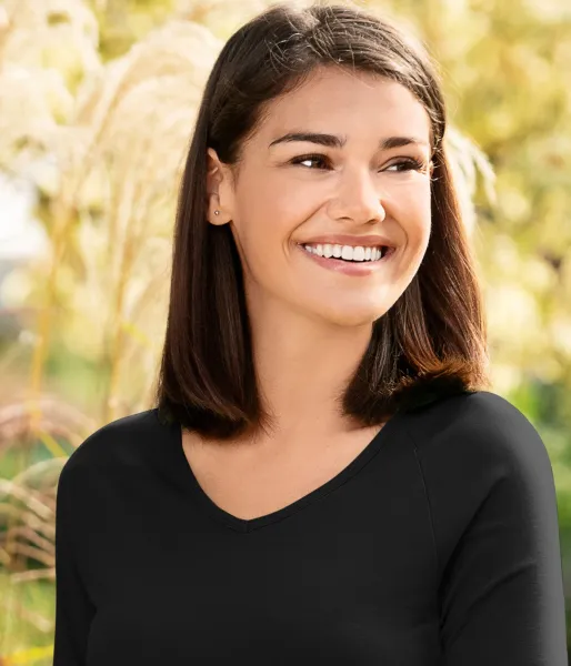 Női testhezálló póló, V-alakú nyakkivágással - Mély V-nyakkivágás