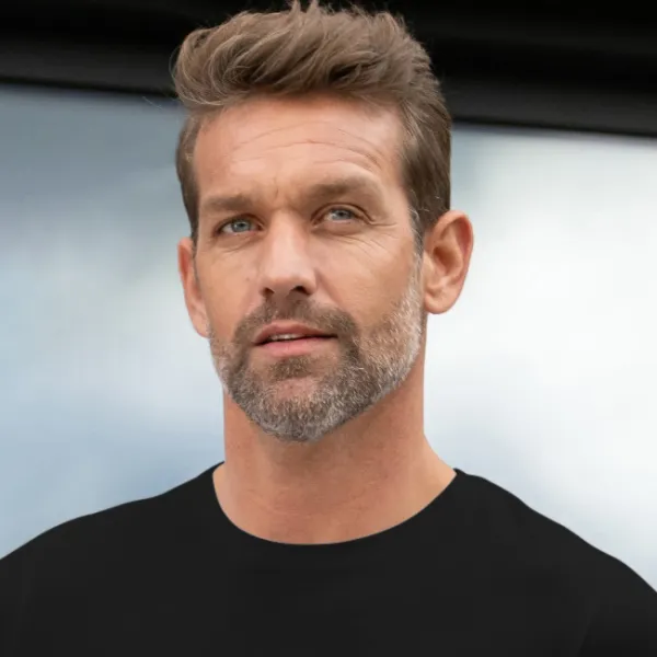 Exkluzív férfi póló - Klasszikus kerek nyakkivágás